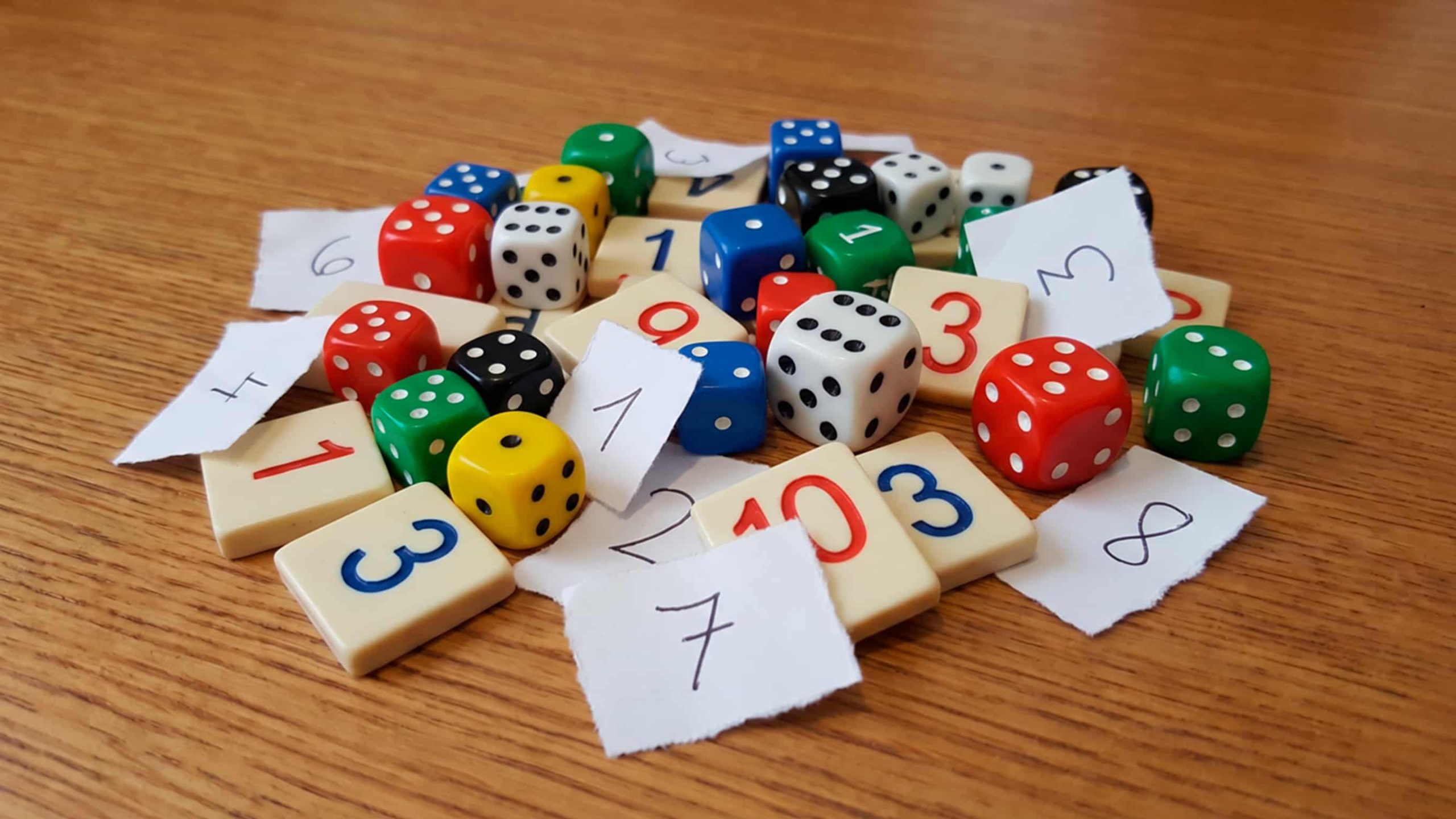 Cómo escoger números de lotería entre fijos o al azar