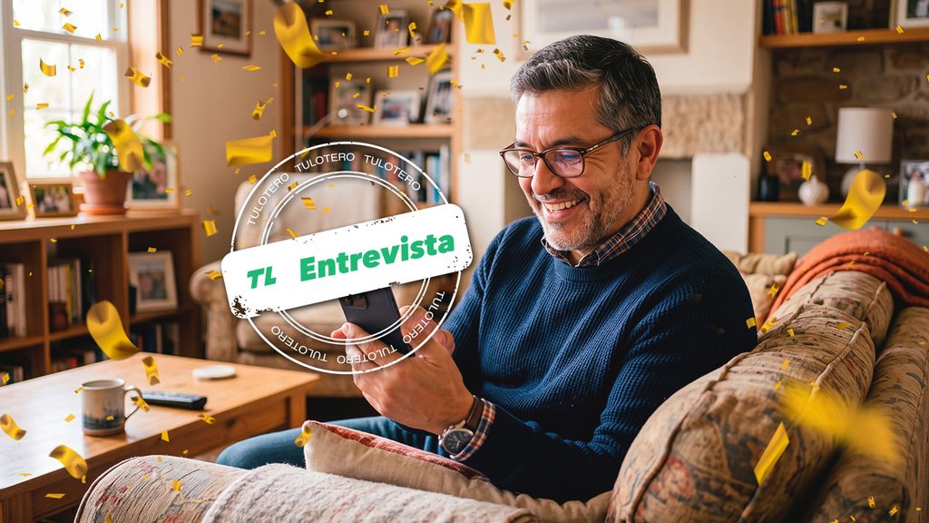 Ganador de la Lotería de Medellín revisando su jugada desde el celular